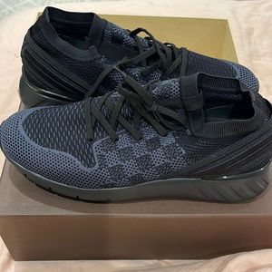 LV black men’s sneakers